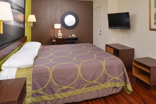 Super 8 by Wyndham Los Angeles/Alhambra image 12