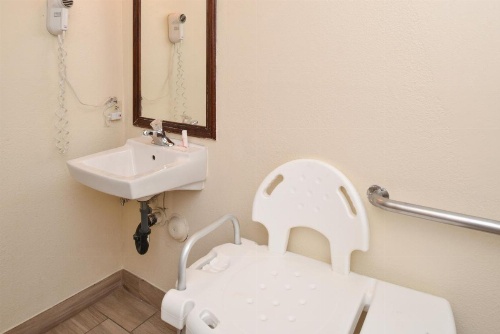 Super 8 by Wyndham Los Angeles/Alhambra image 19