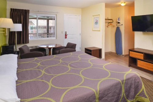 Super 8 by Wyndham Los Angeles/Alhambra image 21