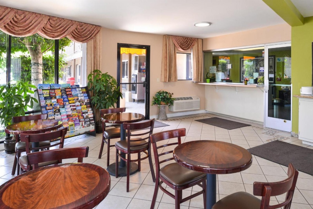 Super 8 by Wyndham Los Angeles/Alhambra Main image