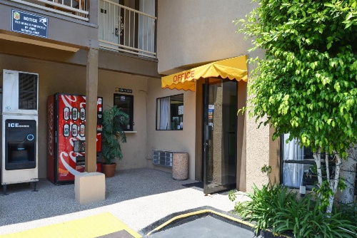 Super 8 by Wyndham Los Angeles/Alhambra image 4