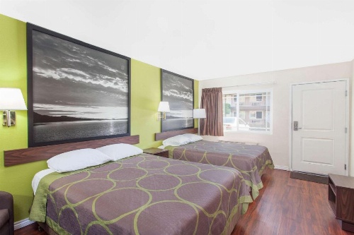 Super 8 by Wyndham Los Angeles/Alhambra image 40