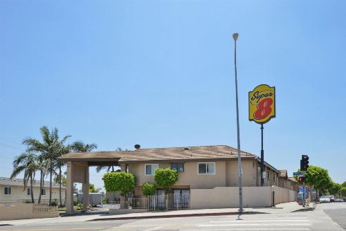 Super 8 by Wyndham Los Angeles/Alhambra image 8